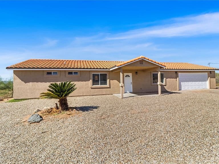 3593 N Maverick Road photo 1