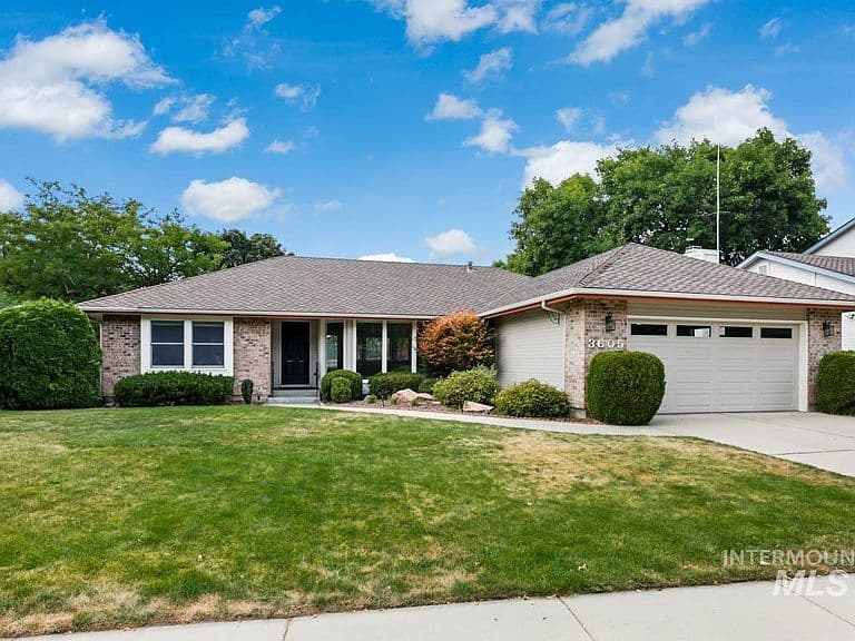 3605 S Crosspoint Ave photo 1