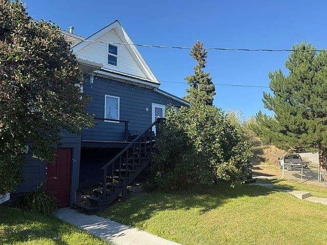 1611 6th St photo 3
