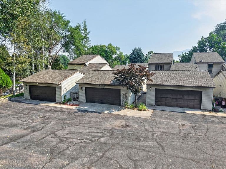 8 Cedar Hills Dr photo 1