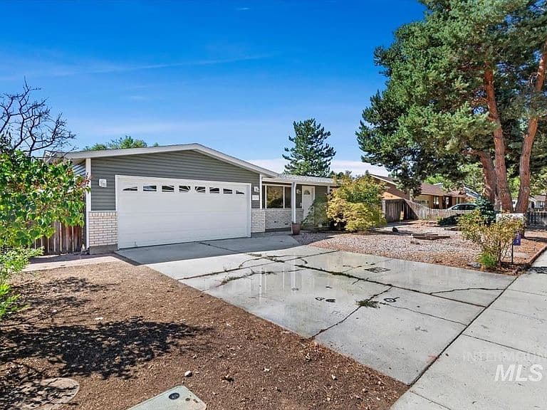 9933 W Tudor Dr photo 3