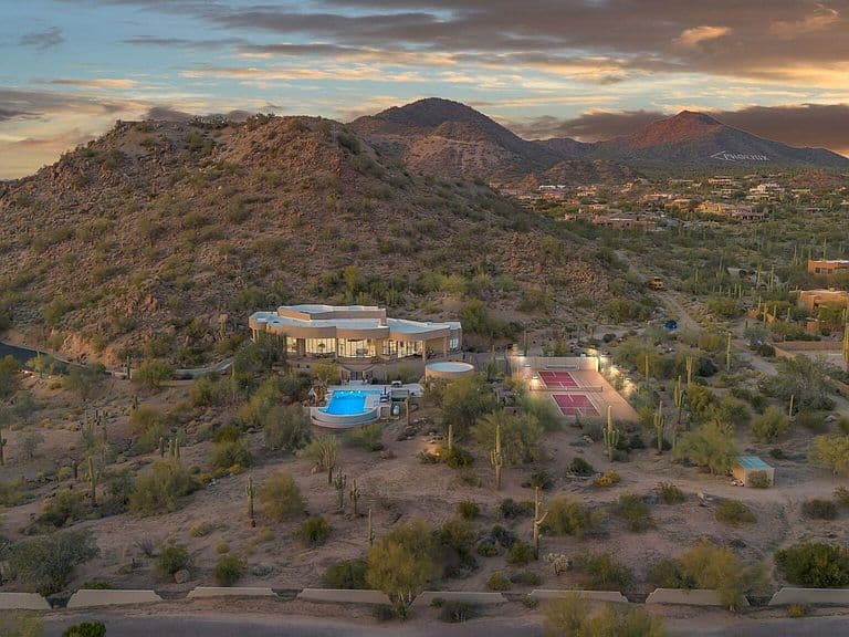 8812 E PALM Lane photo 2