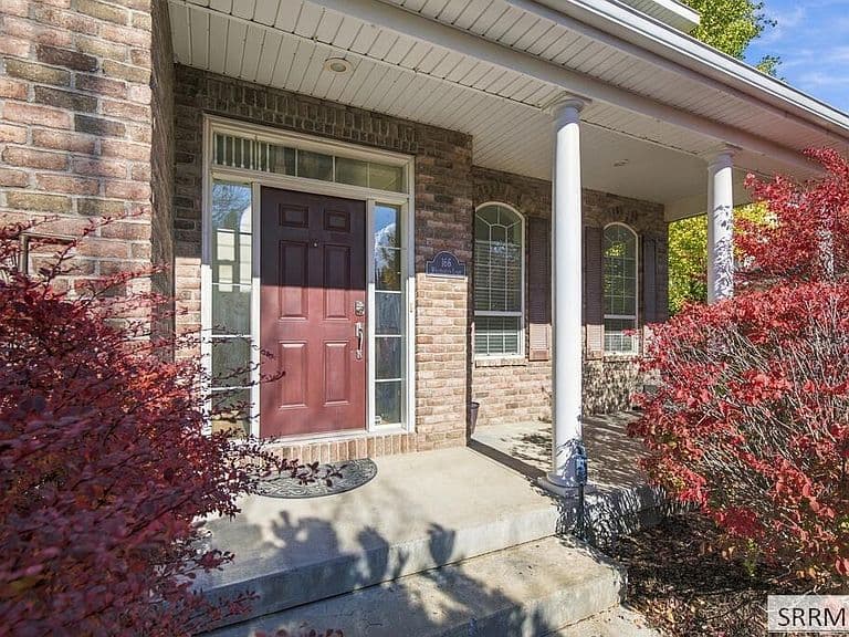 166 Woodhaven Ln photo 4