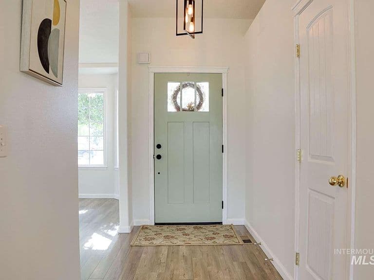 907 S Sockeye Way photo 3