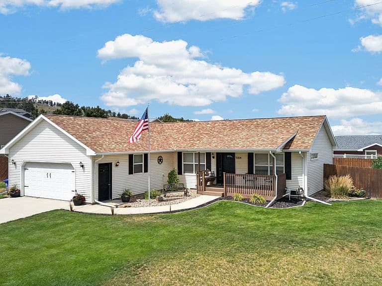 1004 Lennon Ln photo 1