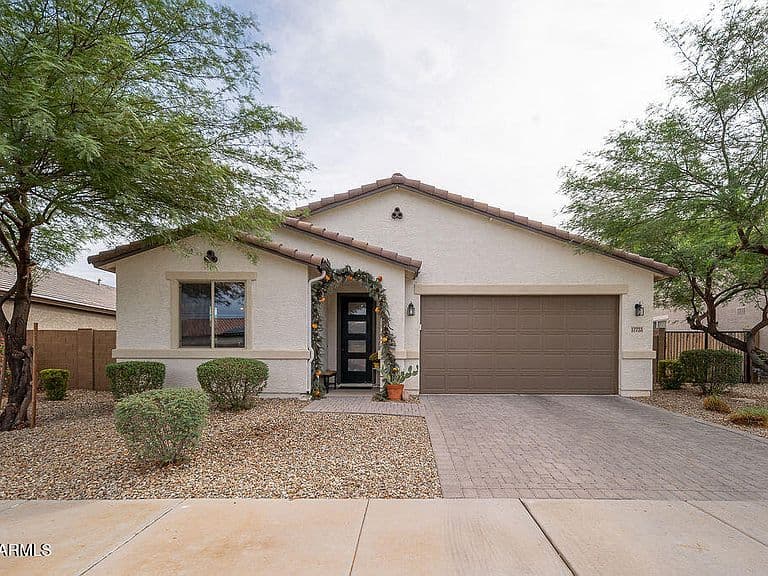 17733 W BUCHANAN Street photo 1
