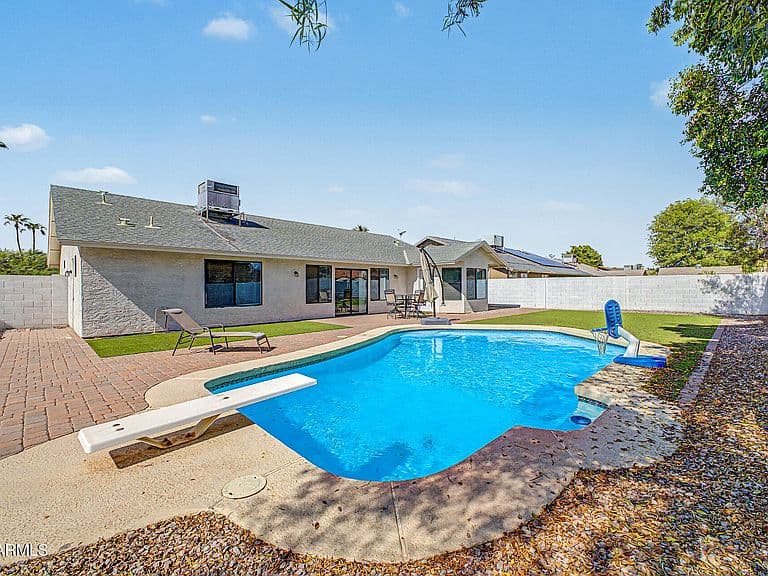2067 W GILA Lane photo 1