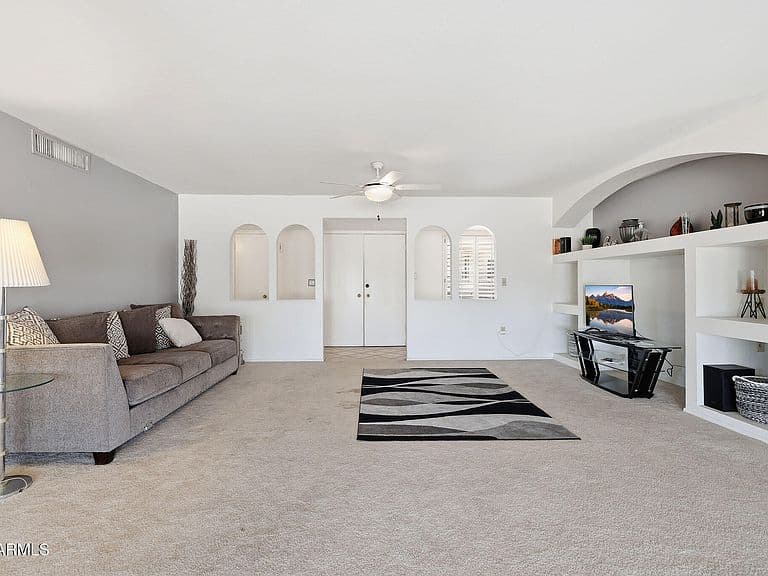 10961 W TROPICANA Circle photo 5
