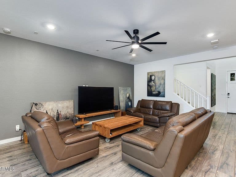 10136 E SPHERE Avenue photo 4