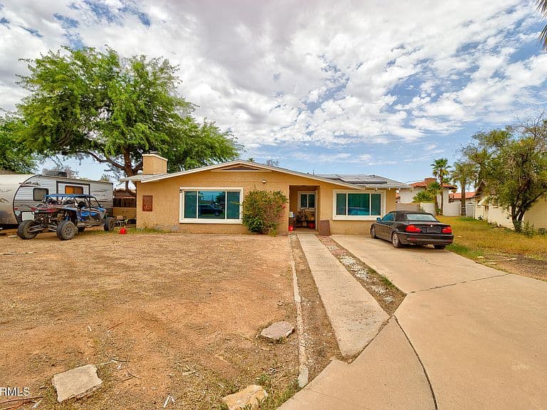 1128 N WALNUT Drive photo 5