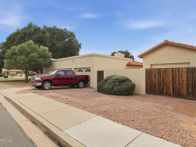 3160 E Enrose St photo 5