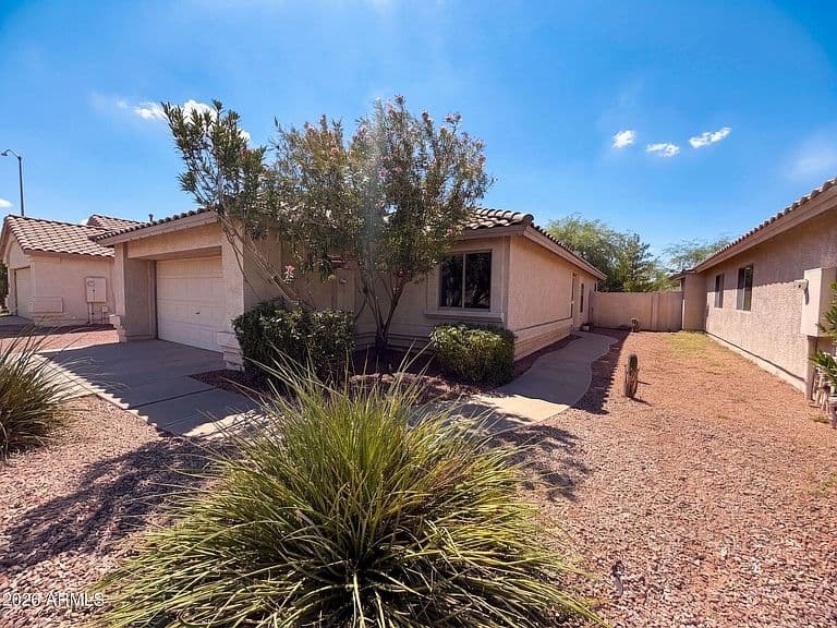 2756 S COMPTON -- photo 1