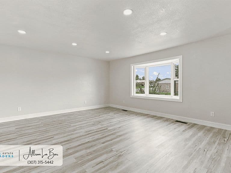3921 Swanton Ave photo 5