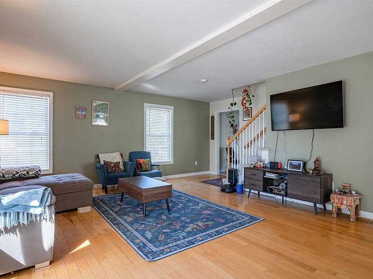51 alice Drive photo 3