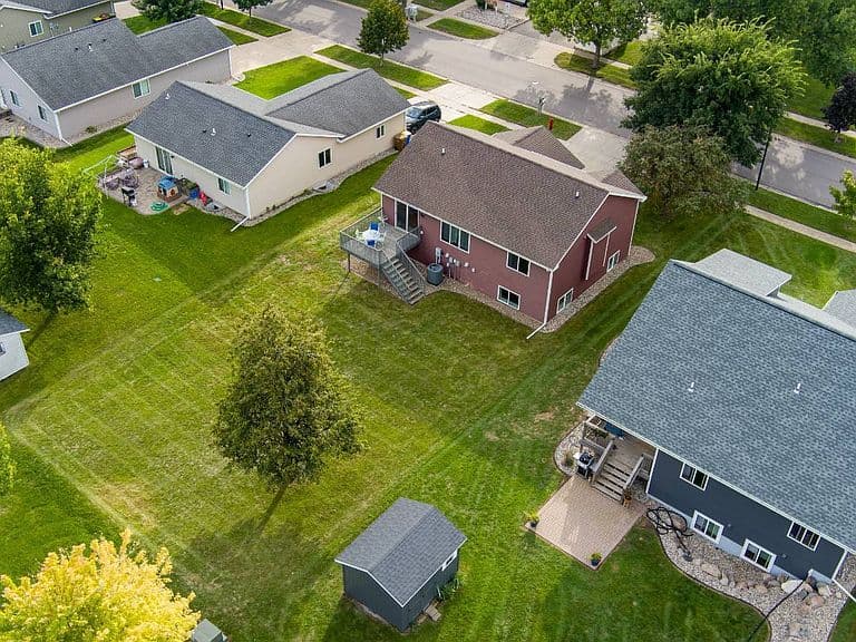 919 Deer Ln photo 3