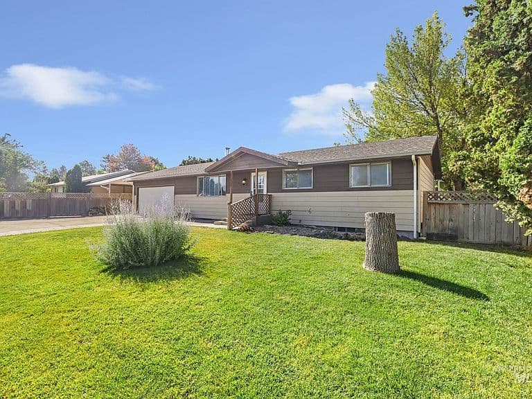 207 Sage St photo 2