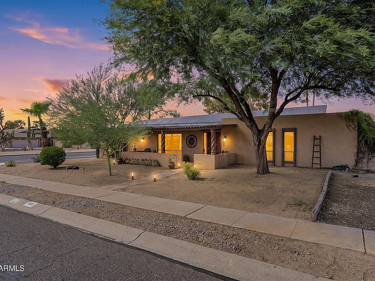 3602 E DESERT COVE Avenue photo 1