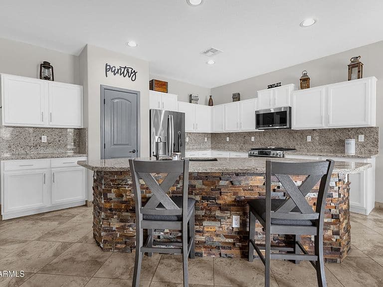 11113 E QUARRY Avenue photo 3