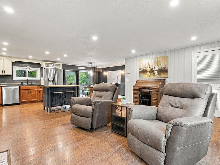 13 Rowell Drive photo 5