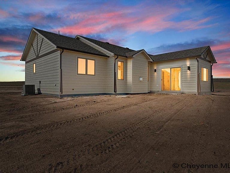 2172 Roan Trl photo 3