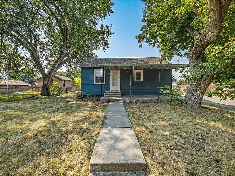 1021 Cooley St photo 3