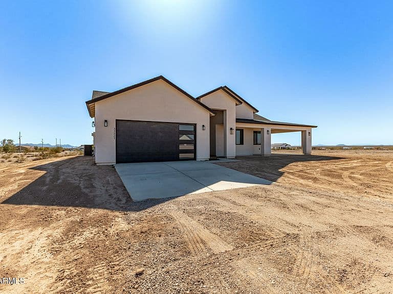 33227 W SUNLAND Avenue photo 4