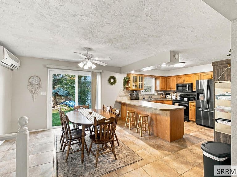 650 Brentwood Cir photo 5
