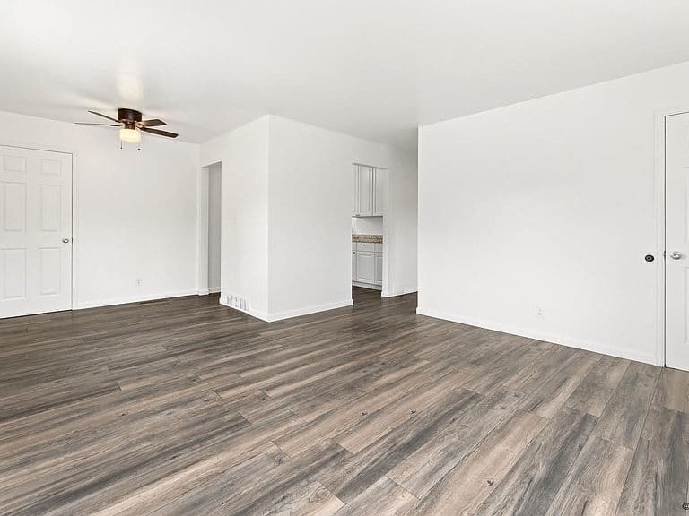 148 King Ct photo 4