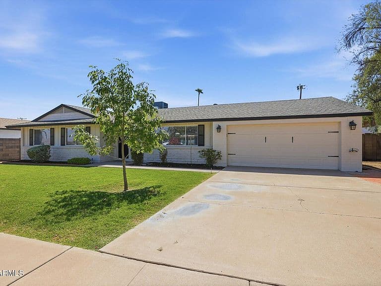 3115 E YUCCA Street photo 4