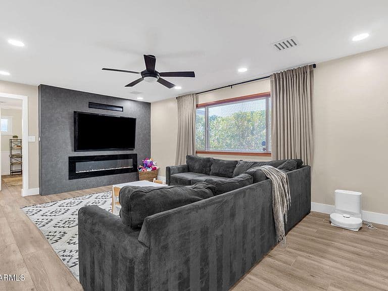 1237 E RIVIERA Drive photo 3