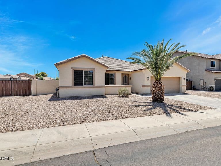 2951 E LINDRICK Drive photo 2