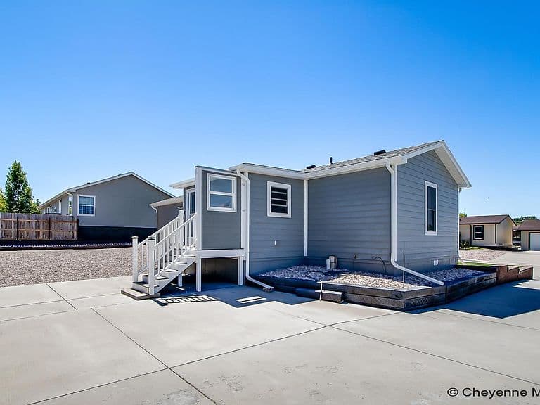 645 Black Blvd photo 4