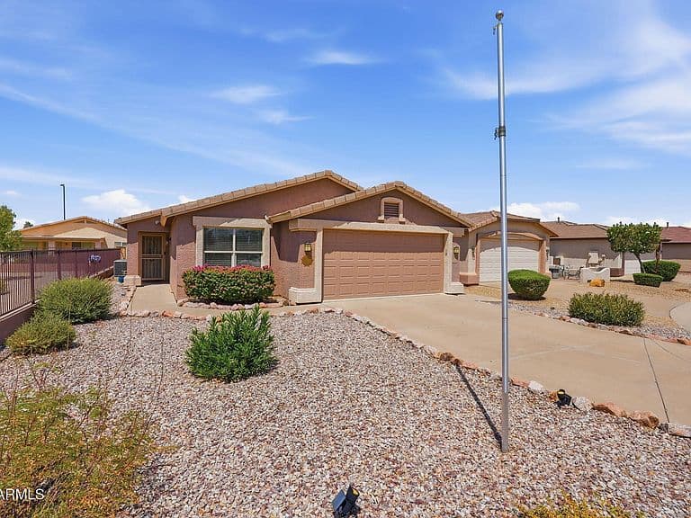 3354 E BELLERIVE Place photo 3