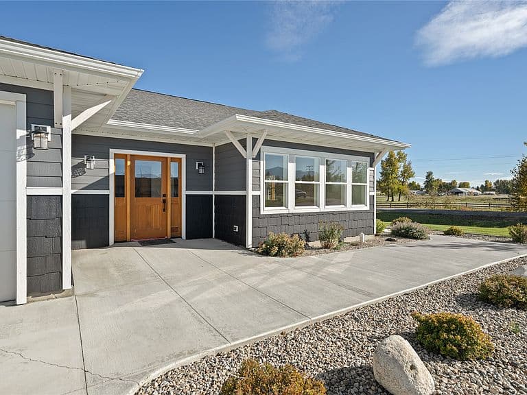 622 Sagebrush Ln photo 2