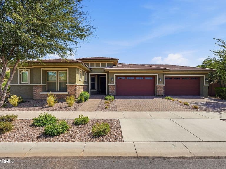 10713 E STEARN Avenue photo 1