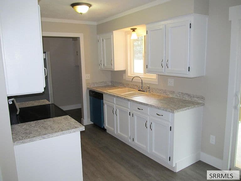 720 N Crimson Dr photo 2