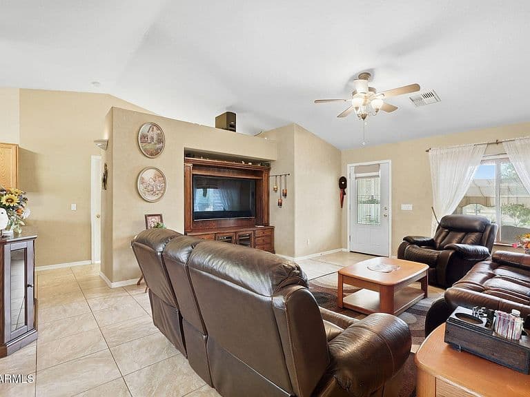10426 W CATALINA Drive photo 5