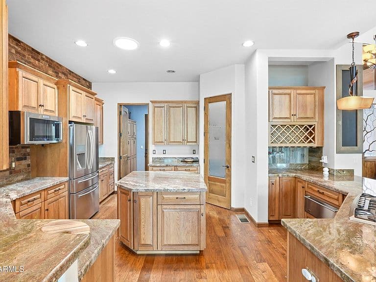 2303 E SCARLET BUGLER Circle photo 3