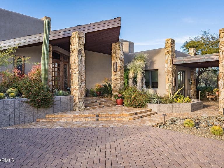 11306 E SALERO Drive photo 2