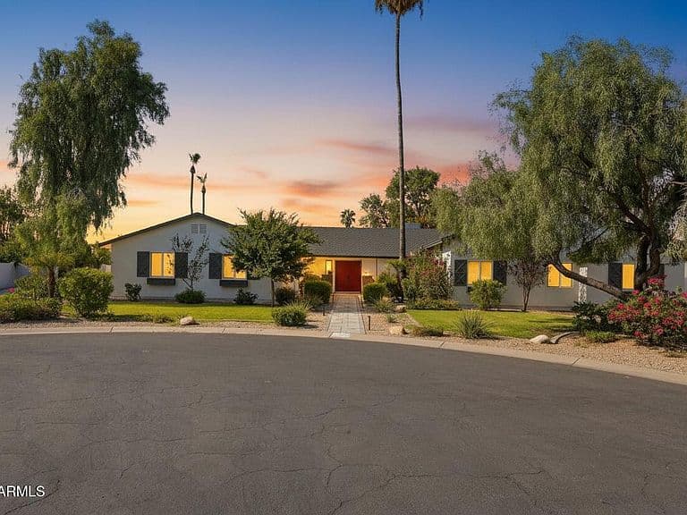 5815 E CAMPO BELLO Drive photo 1