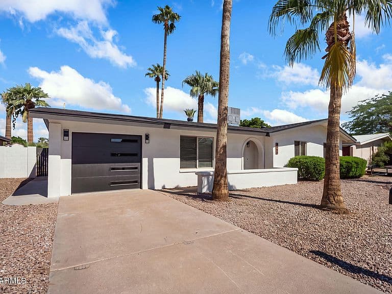 4150 E CANNON Drive photo 2