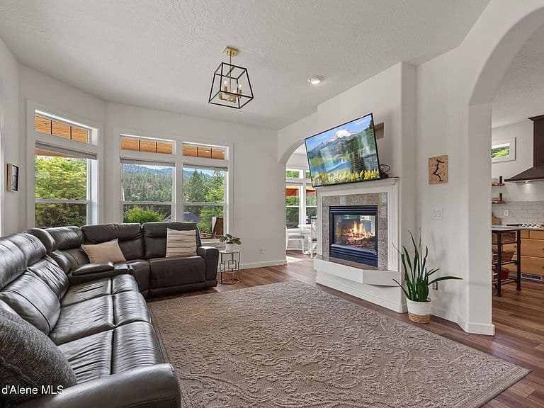 5326 E Shoreline Dr photo 2