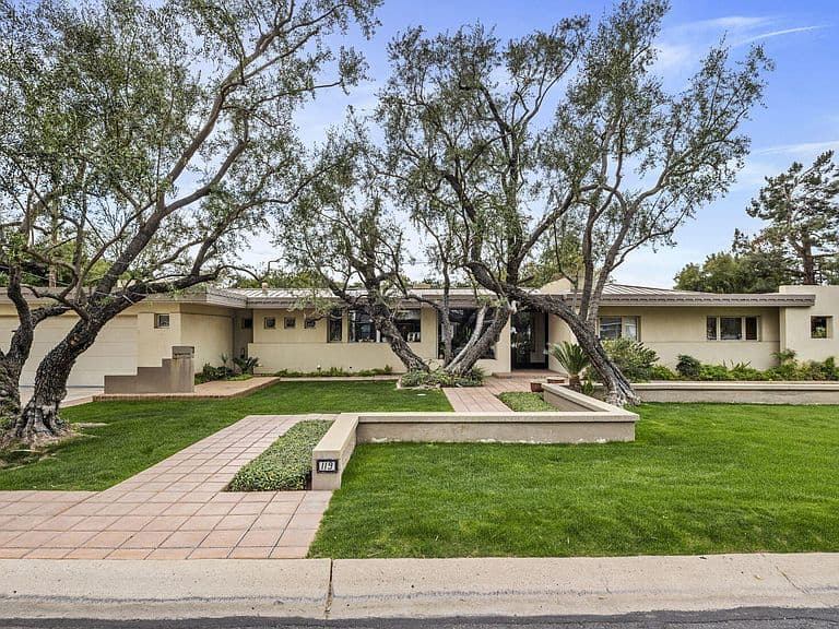 119 W KEIM Drive photo 1