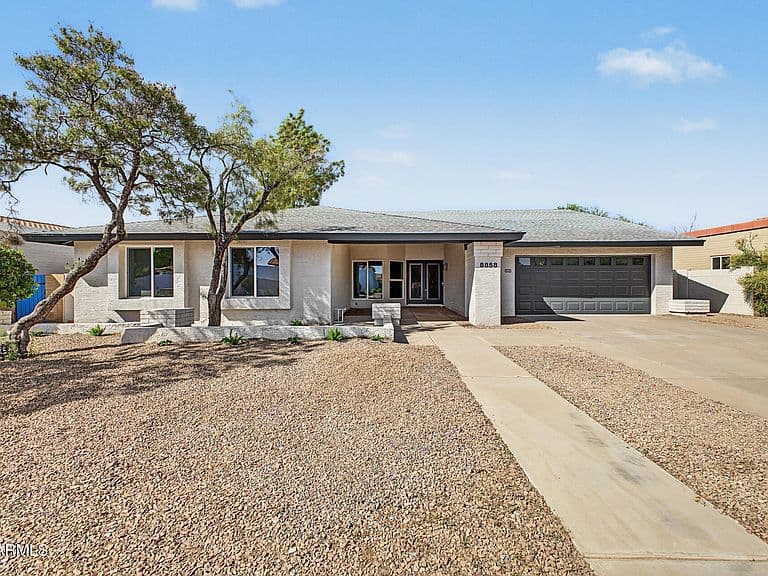 8858 S Los Feliz Drive photo 2