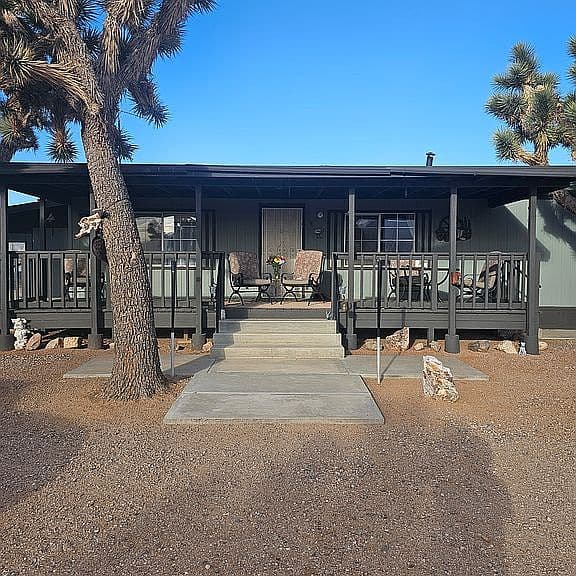 2595 W Lucy Ln photo 1