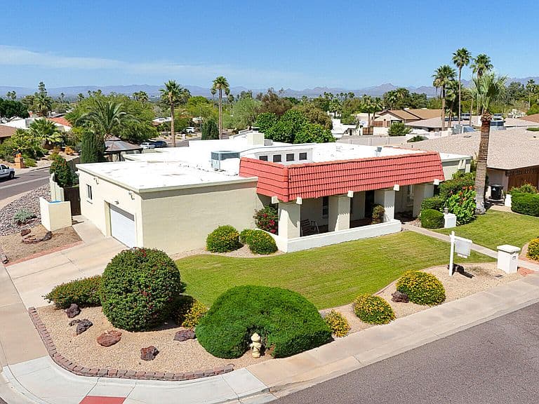 3310 E EVA Street photo 2