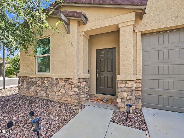 283 W NIKITA Drive photo 4
