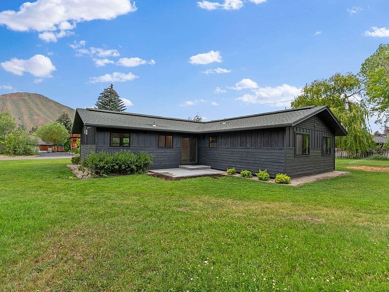 1210 Baldy View Dr photo 3