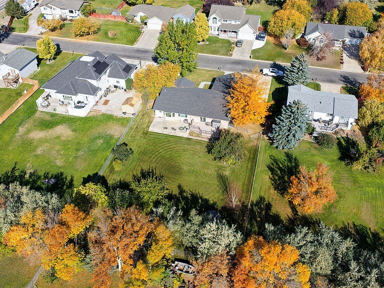 1239 Ranchview Rd photo 3