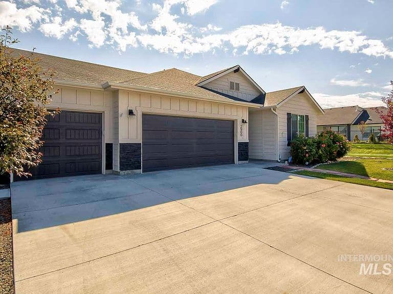 2900 N Sunset Farm Ave photo 2
